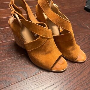 Marc Fisher Women's Tan Heeled Sandals